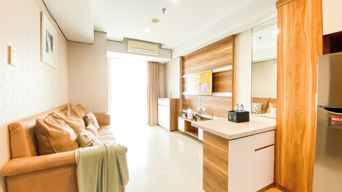 Wonderful And Homey 2Br Apartment At Springhill Terrace Residence