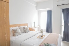 Standard Studio - Good Choice Studio Apartment Tamansari Mahogany Karawang (Karawang)