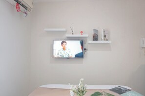 Standard Studio - Well Furnished Studio Apartment Cinere Bellevue Suites (Depok)