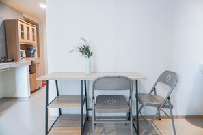 Standard Apartment | Dining room
