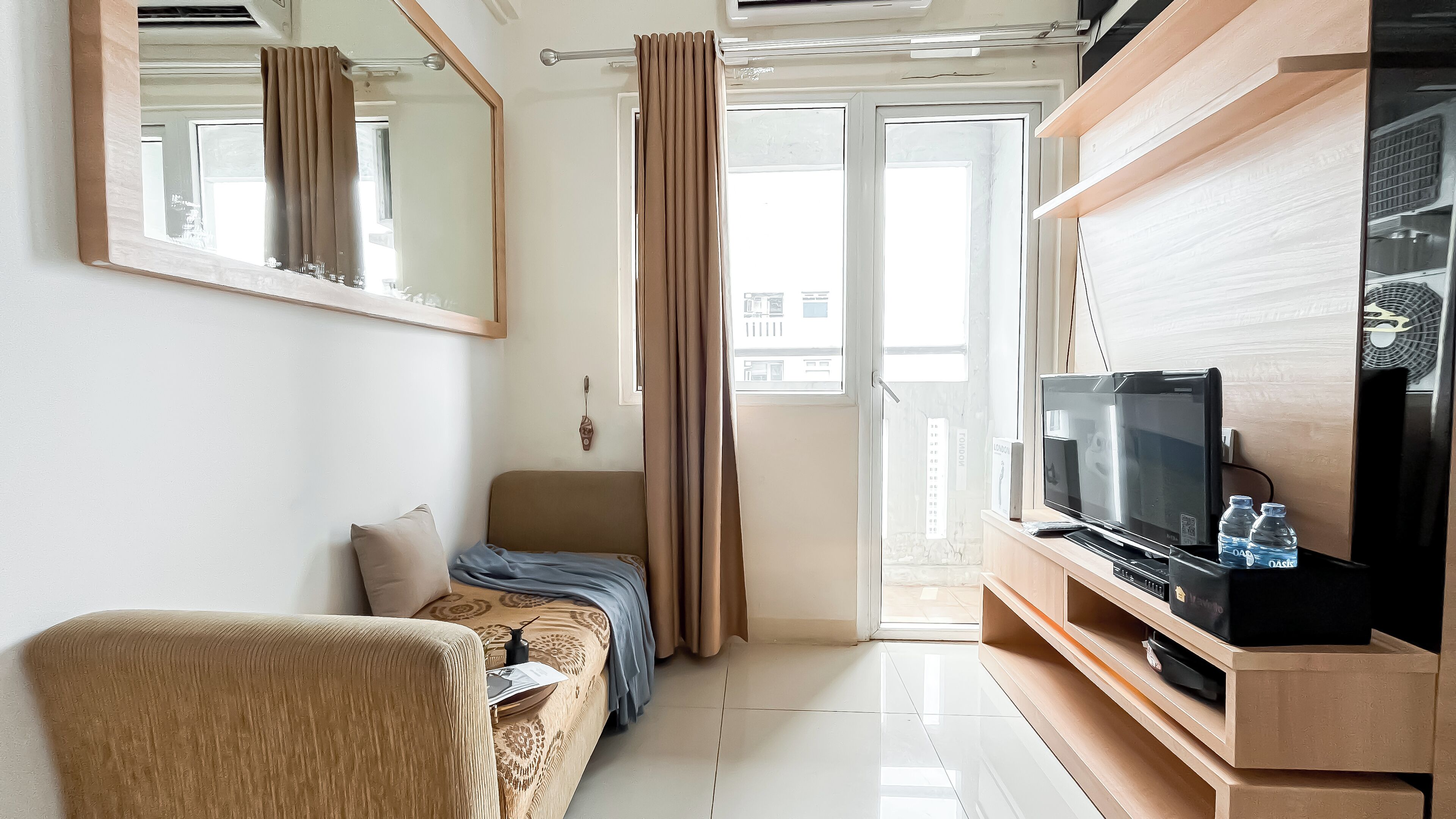 Standard Apartment | Living area