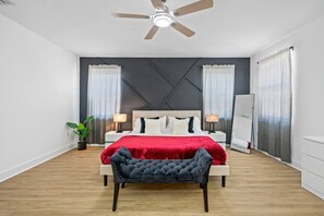 6 bedrooms, desk, iron/ironing board, travel crib