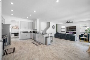 Smart TV, fireplace, table tennis