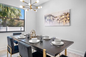 Dining - Lux Modern Villa w/ Pool, Jacuzzi & Amenities! (Tampa)