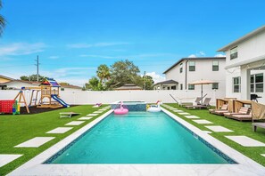 Pool - Family Oasis • Pool • Slide • Games • Sleeps 14+ (Tampa)