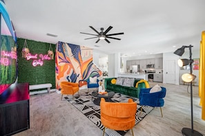 Smart TV, chimenea y tenis de mesa 