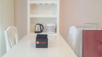 Studio Standar | Ruang makan