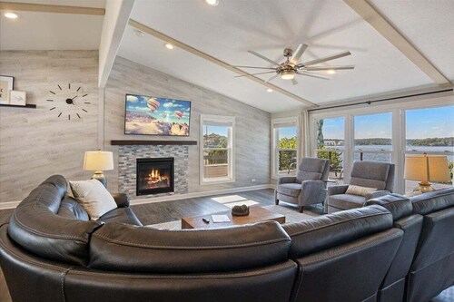 Lakefront Home with Game Room, Firepits & Gazebo at 3MM