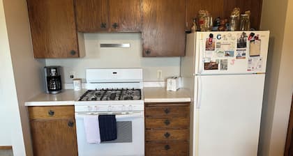 Charming rambler in lovely Stockholm with a beautiful lake view, A/C, and WiFi.