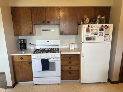 Charming rambler in lovely Stockholm with a beautiful lake view, A/C, and WiFi.