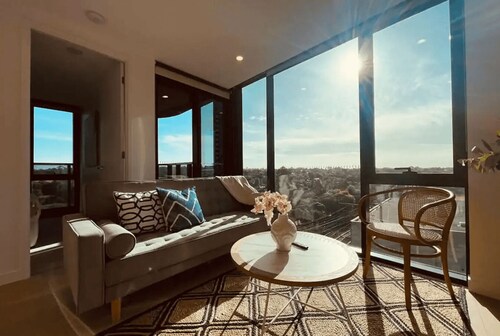Cozy Box Hill Apartment