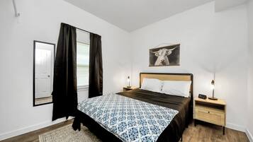 2 dormitorios, escritorio, tabla de planchar con plancha y wifi