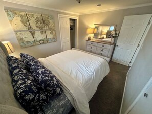 2 多间卧室、免费 WiFi、床单