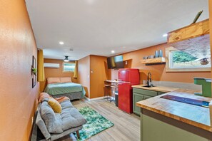 1 bedroom, free WiFi, bed sheets