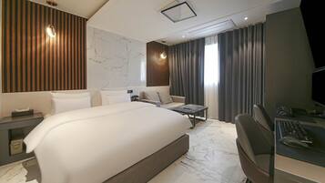 Free WiFi, individually decorated, individually furnished, bed sheets