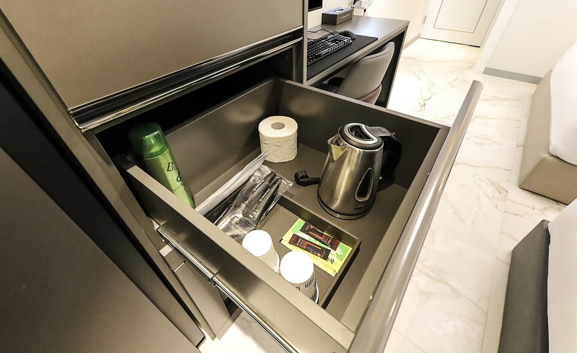 Decoración personalizada, muebles diferentes y wifi gratis 