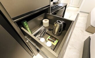 Decoración personalizada, muebles diferentes y wifi gratis