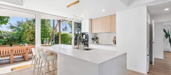 Beachfront Luxury Villa & Pool