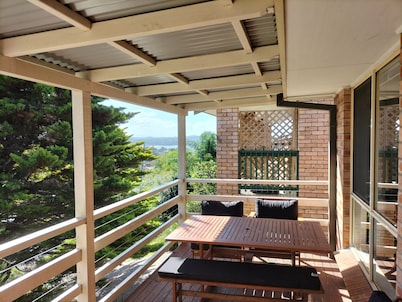 Mountain View Beach House Near Batemans Bay