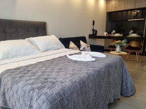 1 bedroom, iron/ironing board, WiFi, bed sheets - Luxury Apartment / View / Swimming Pool / CoWork in Equipe (Santa Cruz de la Sierra)