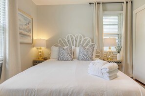 House (3 Bedrooms) | Interior - The Powder Cottage by Avantstay Heart of Old Mt. Pleasant Near Sullivans (Mount Pleasant)