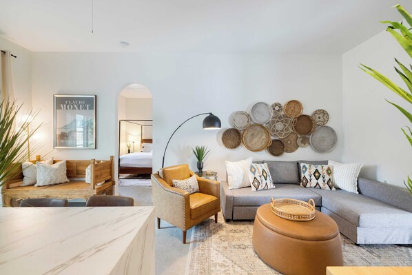 House (2 Bedrooms) | Interior