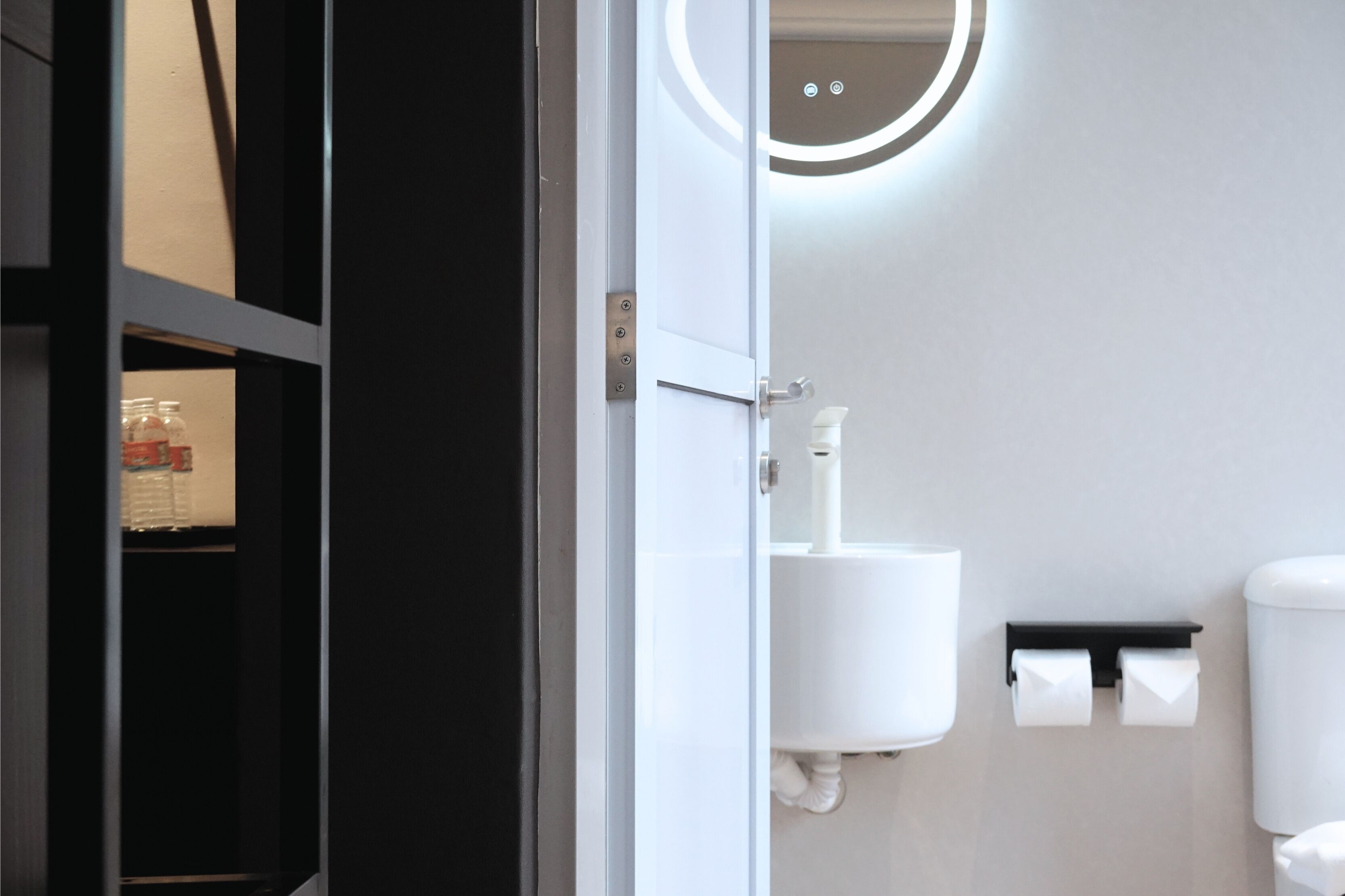 Deluxe Quad, Window | Bathroom | Shower, free toiletries, hair dryer, towels