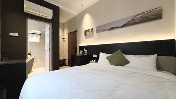 Deluxe King, Window | Een bureau, een laptopwerkplek, gratis wifi, beddengoed