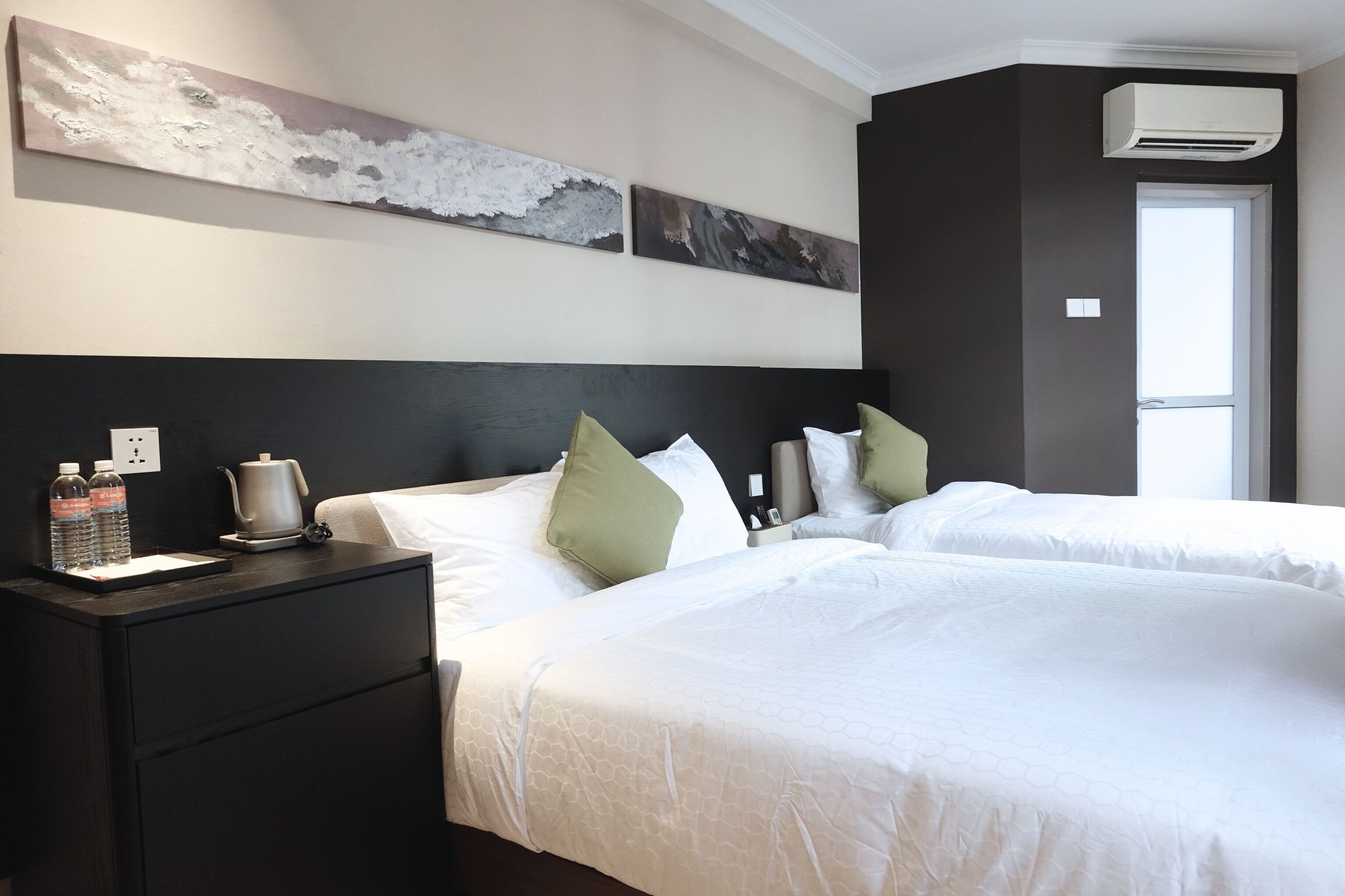 Photo - Asphodel Inn - Newly Renovated