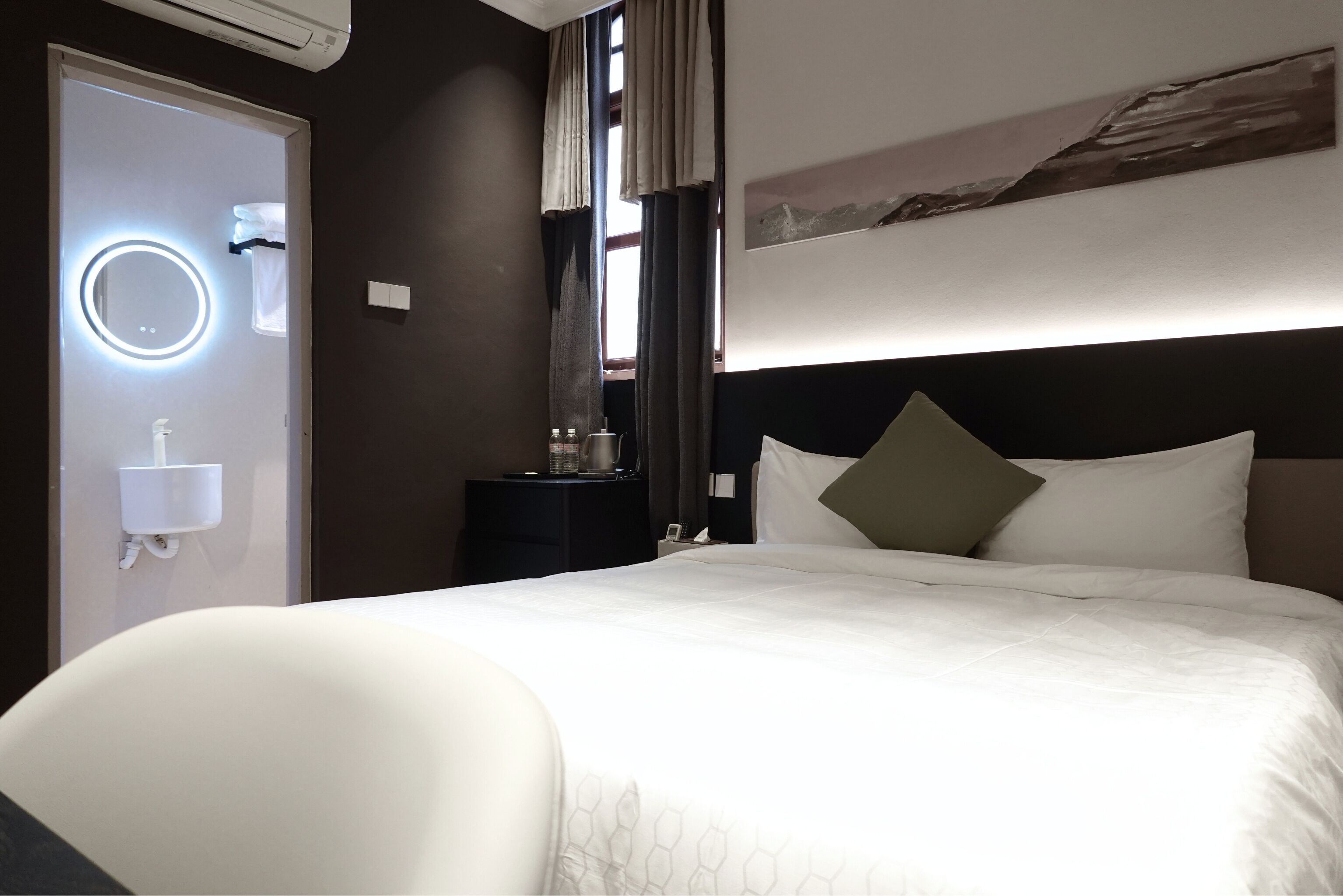 Photo - Asphodel Inn - Newly Renovated