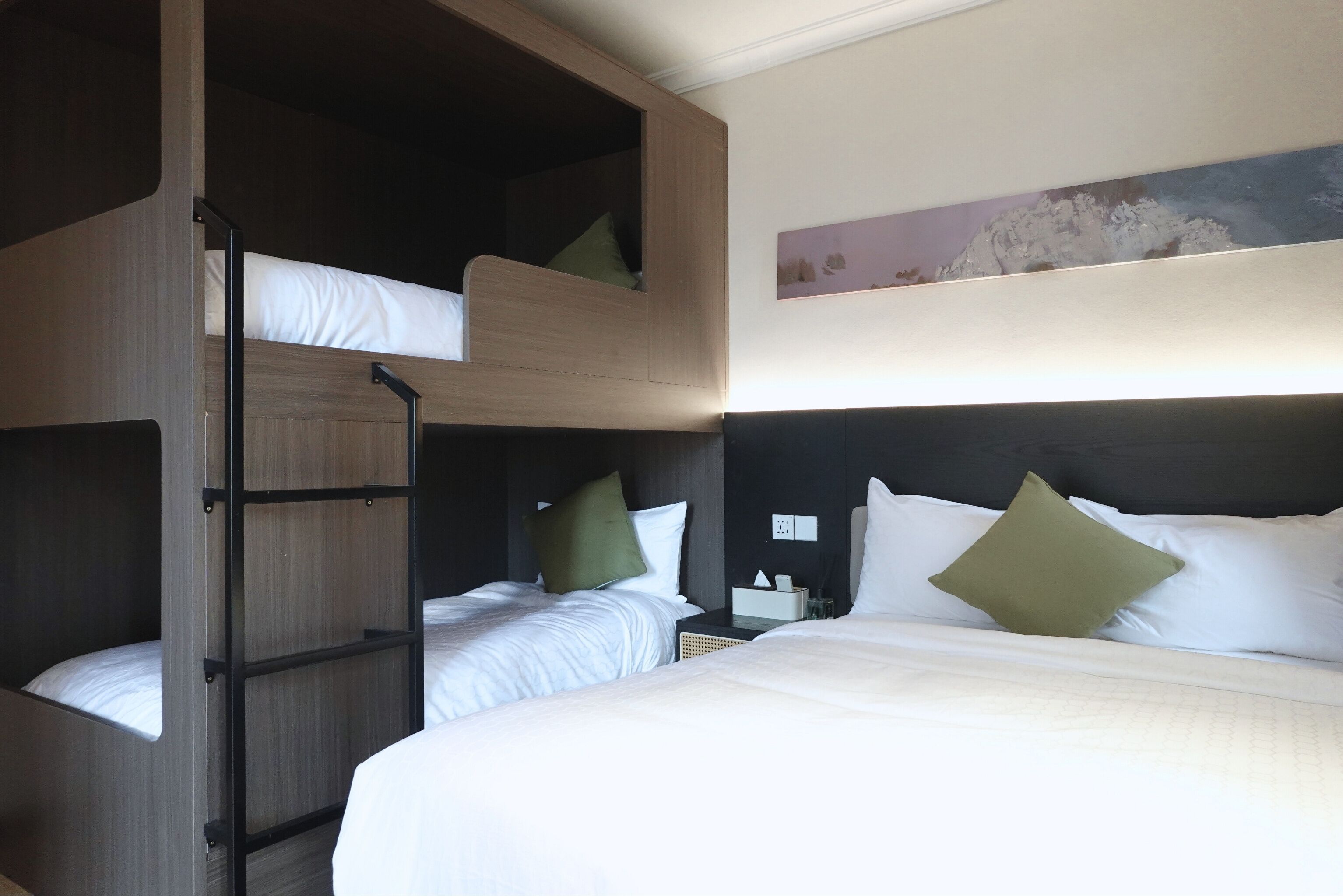 Deluxe Quad, Window | Escrivaninha, espaço de trabalho para notebook, Wi-Fi de cortesia