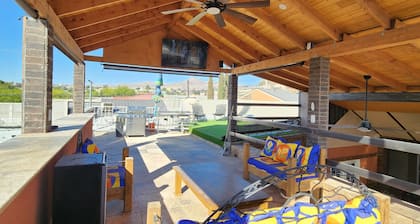 Make yourself at home in this cozy Vrbo (centrally located).