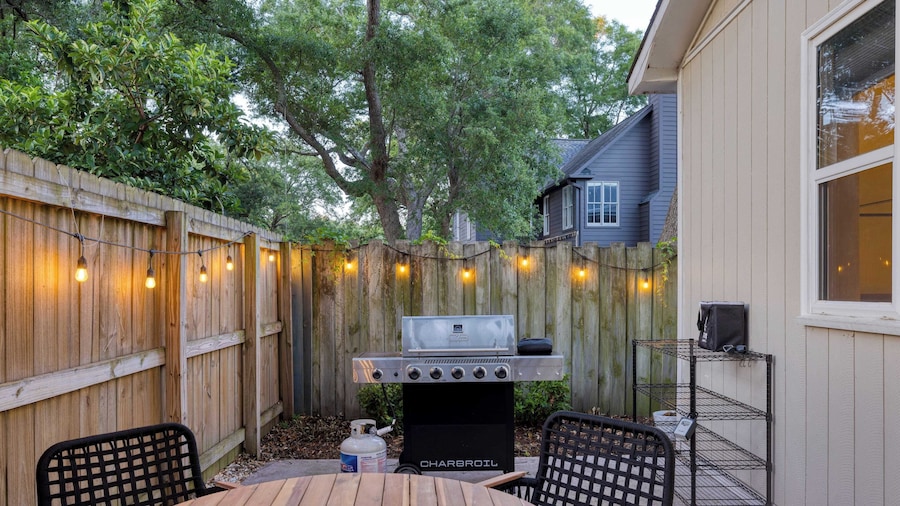 Arsenal Buyout by Avantstay 2 Homes Near Sullivans Island w/ Outdoor Dining