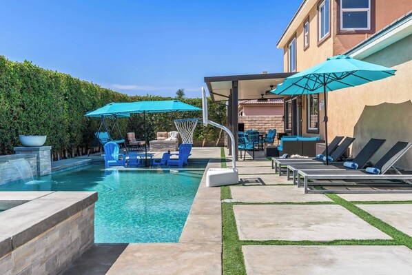 House (5 Bedrooms) | Interior