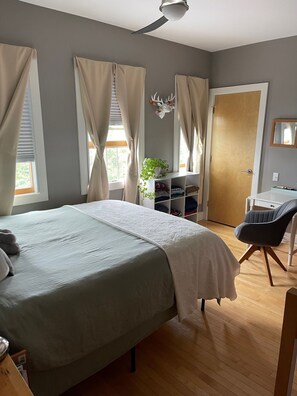 2 bedrooms, iron/ironing board, WiFi, bed sheets - City & Water View - Charming 2-bedrooom AC, WiFi - walking distance to Old Port (Portland)