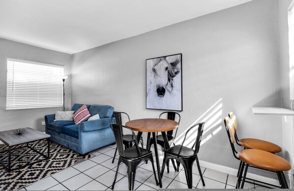 Apartment | 1 bedroom - Cozy 1BR Retreat 6 Mins to Beach Free Parking (Dania Beach)