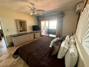 3 habitaciones, tabla de planchar con plancha, wifi y ropa de cama 