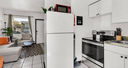 Triplex With 3 Bedrooms 6 Min Beach Free Parking