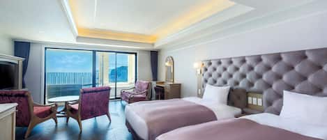 Sky Fourth with Open Air Hot Spring Bath - East Tower, Non-smoking | In-room safe, desk, blackout drapes, soundproofing