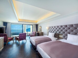 Sky Fourth with Open Air Hot Spring Bath - East Tower, Non-smoking | In-room safe, desk, blackout drapes, soundproofing - La Vista Atami Terrace (Atami)