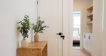 Mulberry on Athens - 5 Bedroom curated stay in Raleigh/Cary