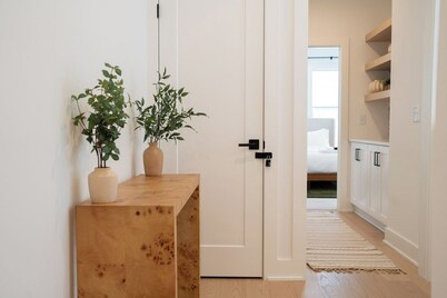 Mulberry on Athens - 5 Bedroom curated stay in Raleigh/Cary