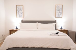 5 habitaciones, tabla de planchar con plancha y cuna de viaje 