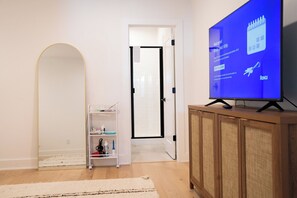 Interior - Mulberry on Athens - 5 Bedroom curated stay in Raleigh/Cary (Raleigh)