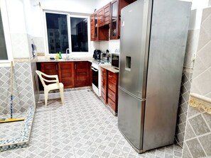 Microondas, horno, placa de cocina, lavavajillas