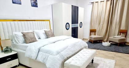 Leisure and discovery Enjoy the sea breeze on a comfortable hammock.