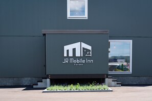 Fachada de la propiedad