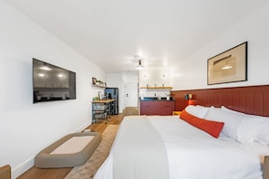 1 bedroom, free WiFi, bed sheets