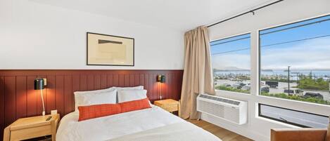 WiFi, bed sheets