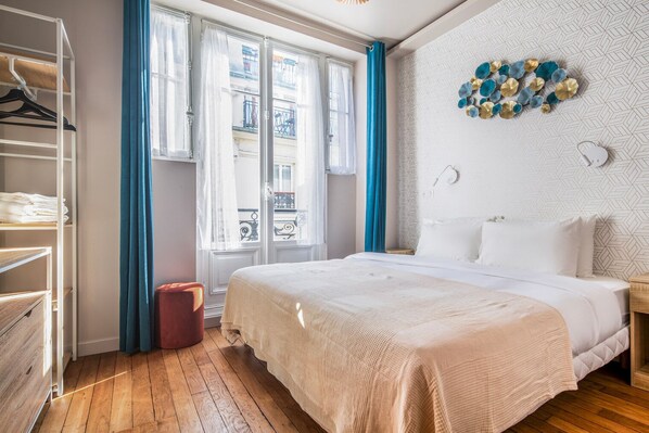 2 bedrooms, iron/ironing board, WiFi, bed sheets